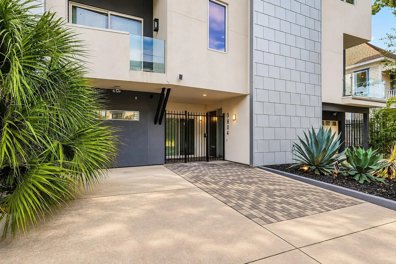 3 bed, 3.5 bath, 2644 sqft, $3,000 — Photo 2