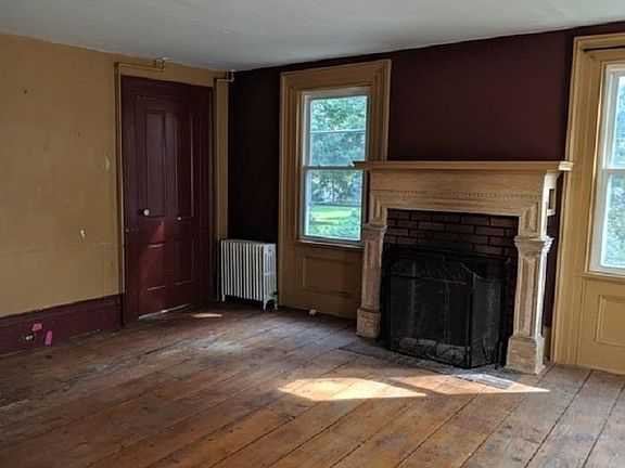 3rd image of 17 Kingsbury Ave