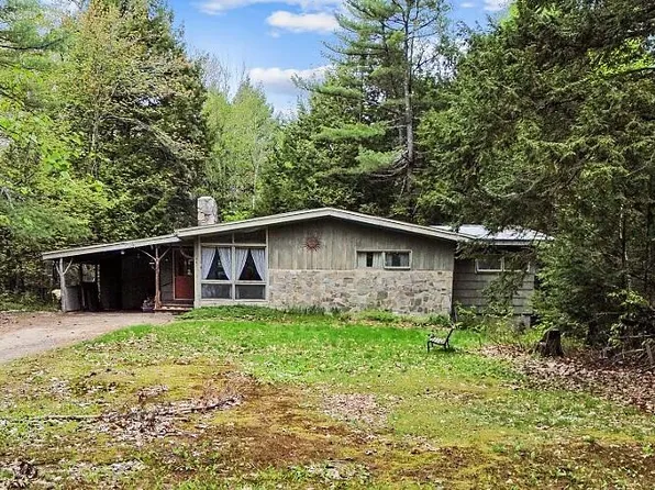 587 Lewiston Road, Topsham, ME 04086