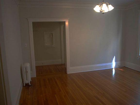 4th image of 1065 Bush St APT 19