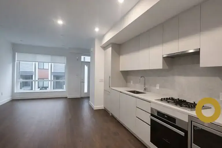 843 W 33rd Ave #1A — Photo 1