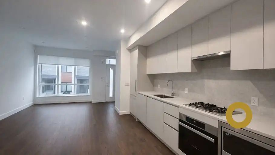 1st image of 843 W 33rd Ave #1A