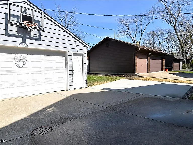 18423 Winslow Rd #2&3 — Photo 4