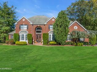 6 Old Cider Mill Rd, Manalapan, NJ 07726