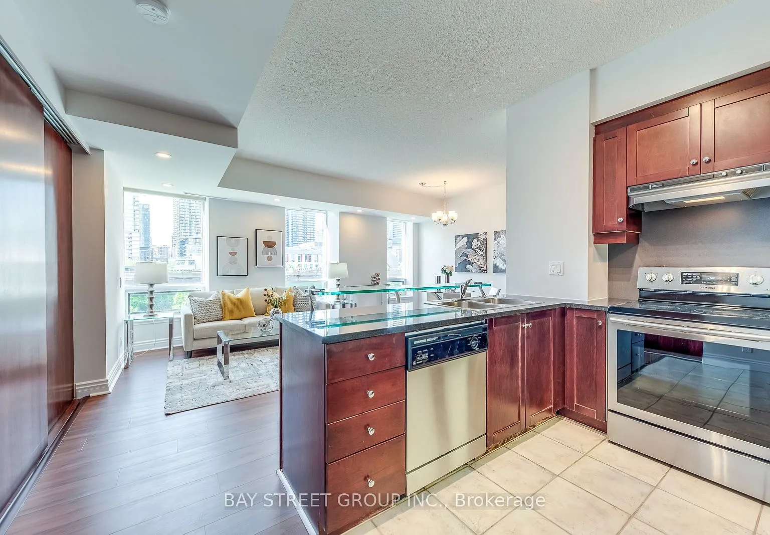 2 bed, $3,000 — Photo 3