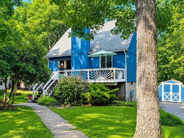 117 Park Ridge Dr, Milford, PA 18337