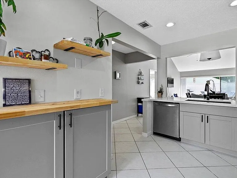 12875 Spinnaker Ln — Photo 1