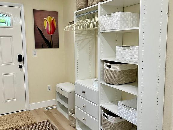 Entrance & Closets