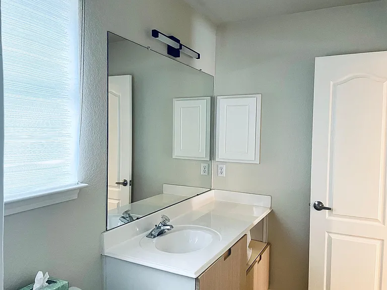 secondary bathroom with tub