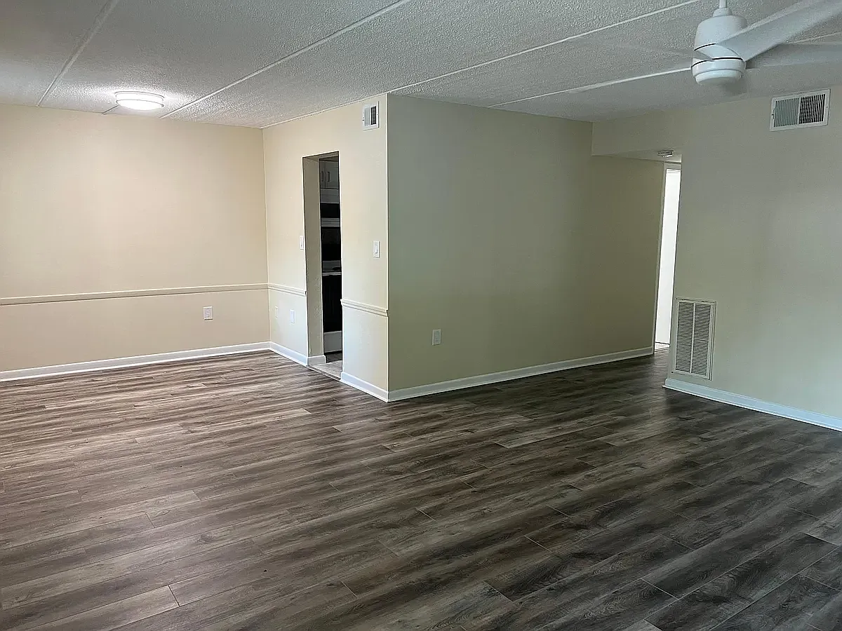 2 bed, 1069 sqft, $1,700 — Photo 3