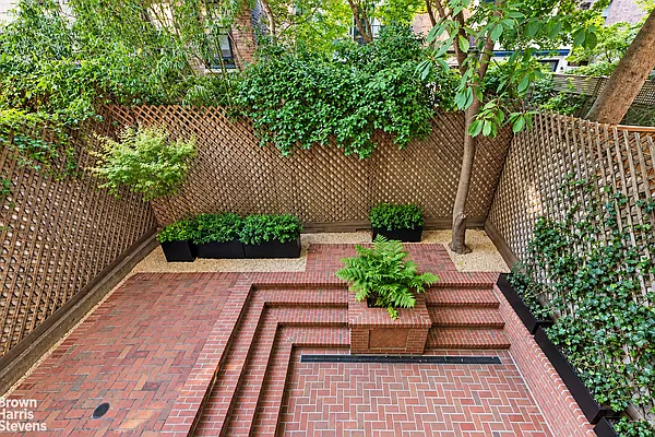 Outdoor, photo 2