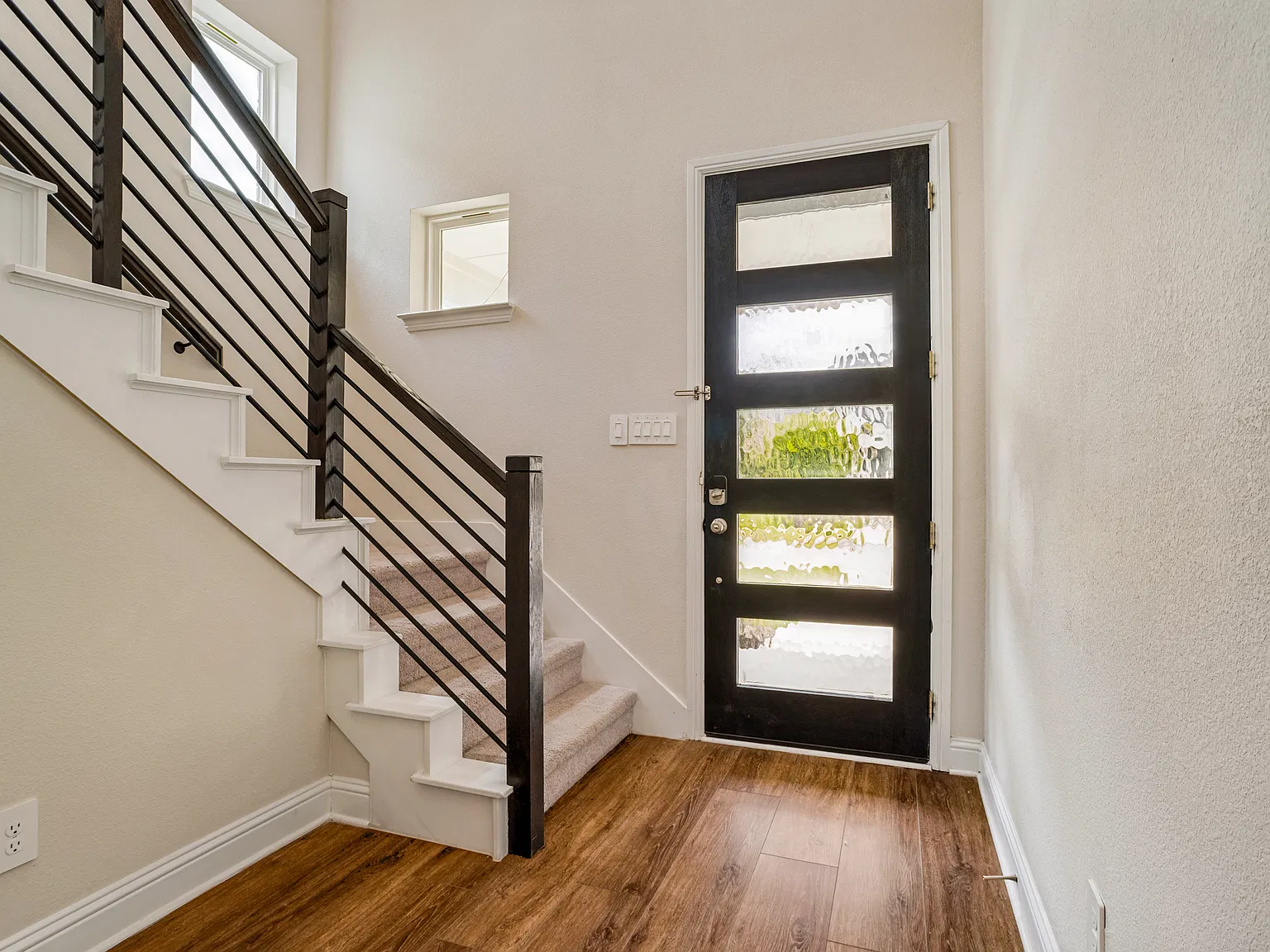 4 bed, 2.5 bath, 2173 sqft, $3,100 — Photo 3