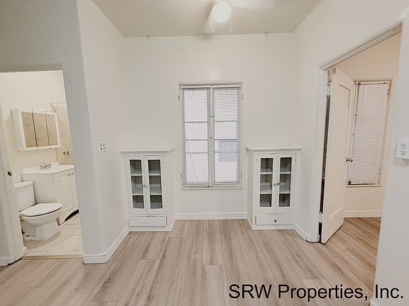 5th image of 213 S Jackson St APT 101