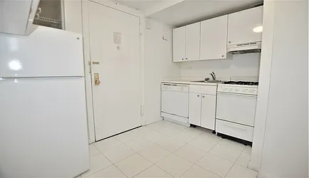 Rented by Manhattan Realty Group