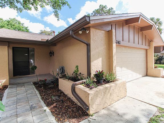2nd image of 6242 Sandcrest Cir