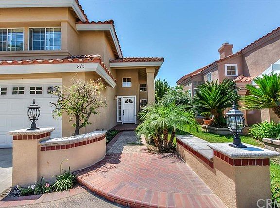 3rd image of 875 S Wildflower Ln