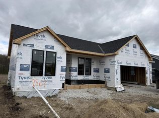 9569 Sophia Ct, Franklin, WI 53132