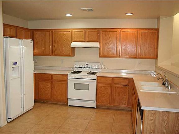4th image of 10425 Mihela Ave