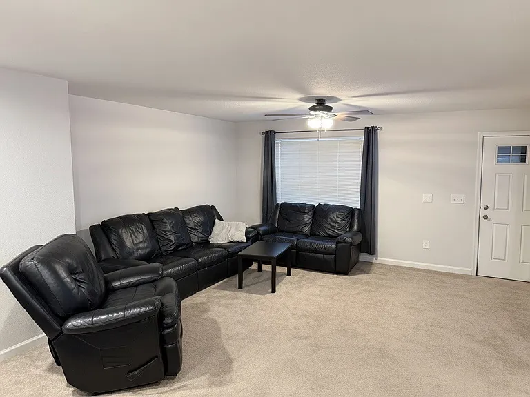 434 Forecastle St — Photo 2