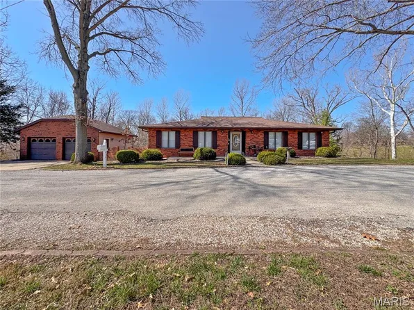 513 Wedgewood Ln, Columbia, IL 62236