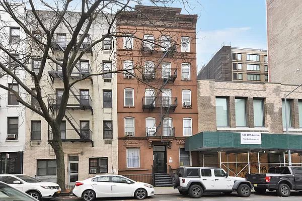 1st image of 540 W 47th St #8