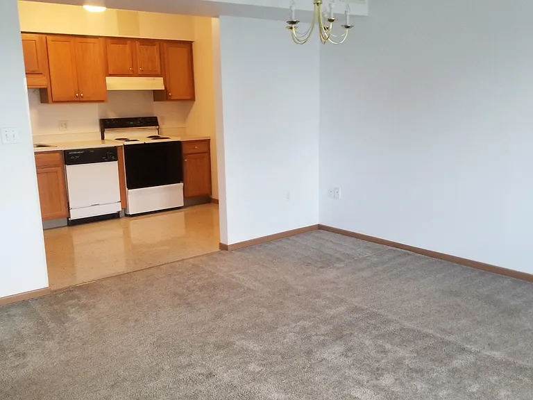 25 S Market St #18 — Photo 8