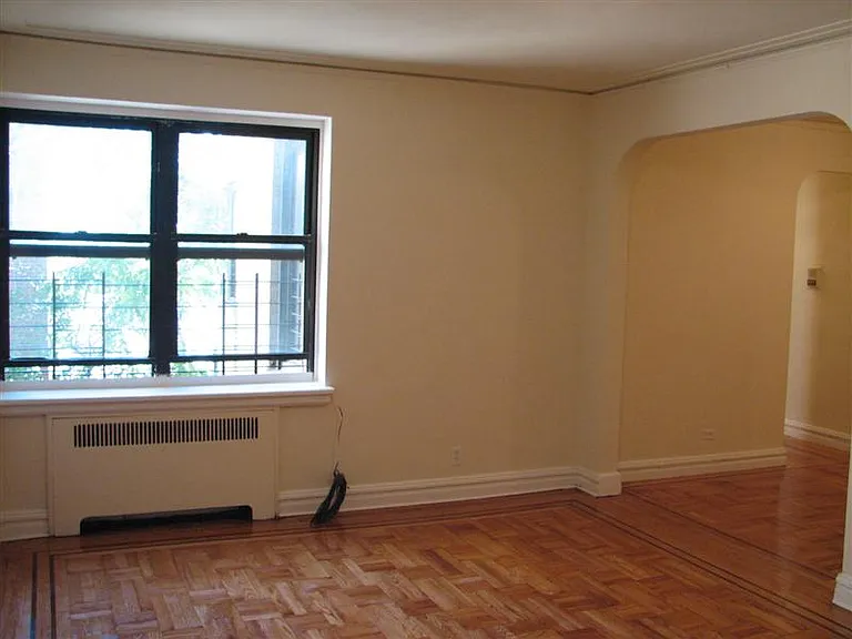 2786 Bainbridge Ave #4A — Photo 8