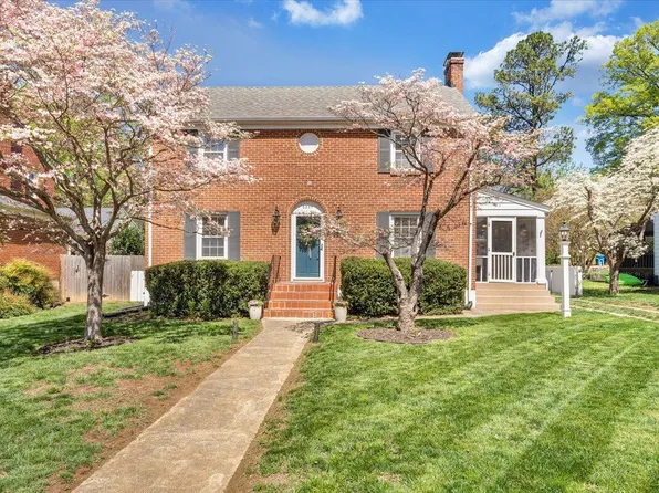 2307 Fairway Dr SW, Roanoke, VA 24015