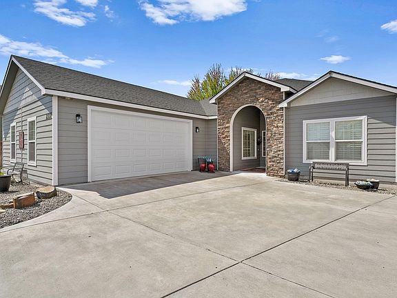 2nd image of 2331 Losino Ct