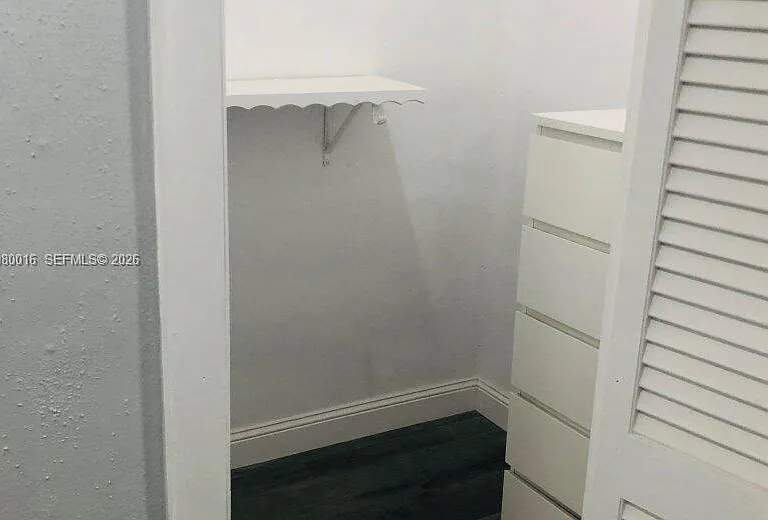 930 Benevento Ave #930 — Photo 9