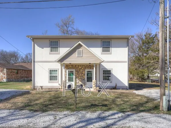 1003 Orchard St #1001, Carthage, MO 64836