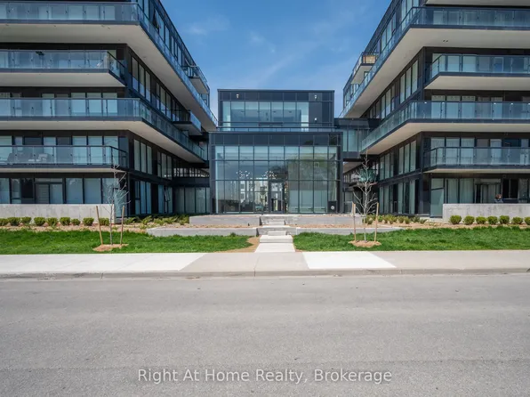 1119 Cooke Blvd #B426, Burlington, ON L7T 0C7
