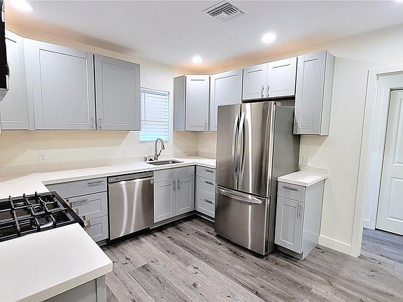2nd image of 6452 Balboa Blvd