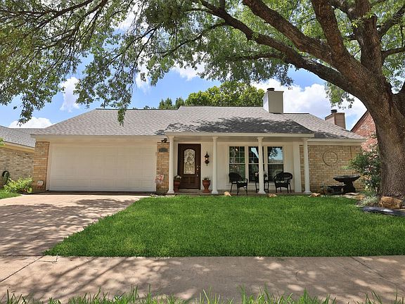 2nd image of 9627 Oldenburg Ln