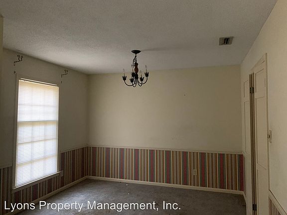 5th image of 3912 Camellia Dr