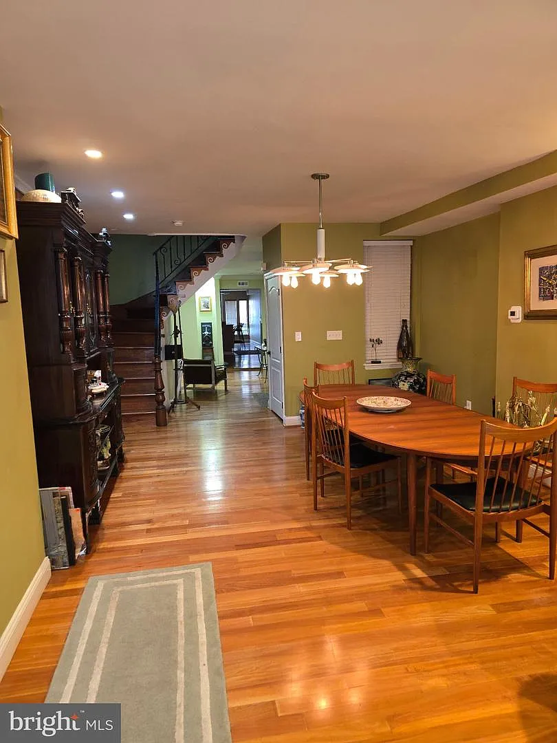 3 bed, 3.5 bath, 3734 sqft, $3,500 — Photo 3