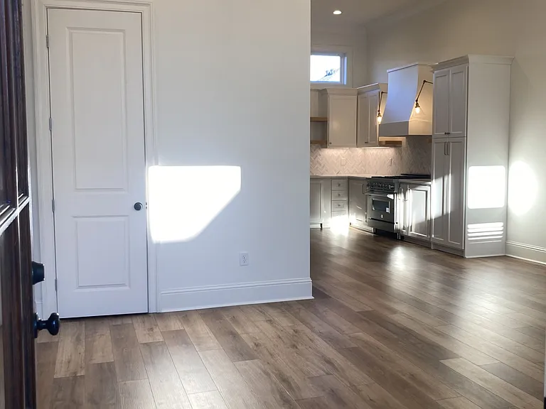 115 Shirekeep Ln — Photo 2