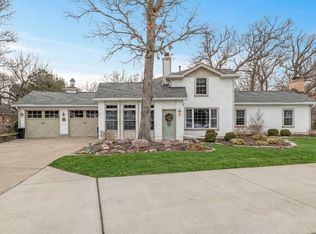 10 Deerpath Ln, Palos Park, IL 60464