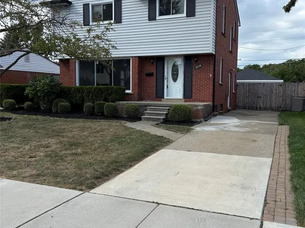 18259 Spring Ct S, Fraser, MI 48026