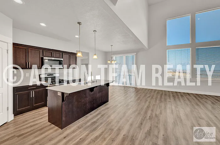 106 N Midland Dr — Photo 7