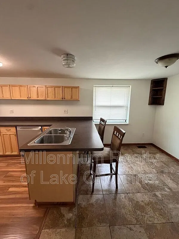 3 bed, 2.0 bath, 1199 sqft, $1,550 — Photo 4