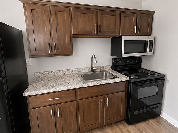 3rd image of 1612 Richardson St #1