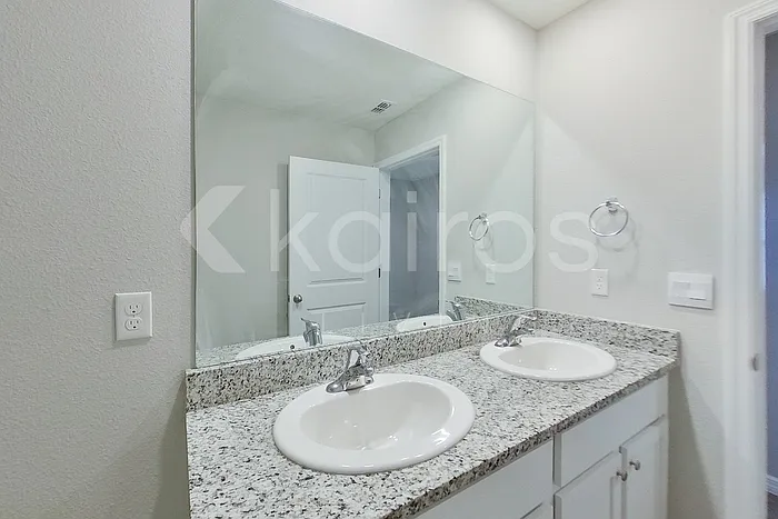 8677 SW 44th Ct — Photo 16