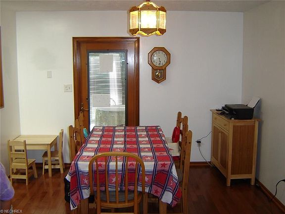 3rd image of 15470 Park View Dr