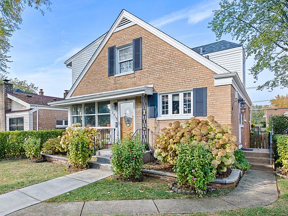 2nd image of 3914 Jarvis Ave