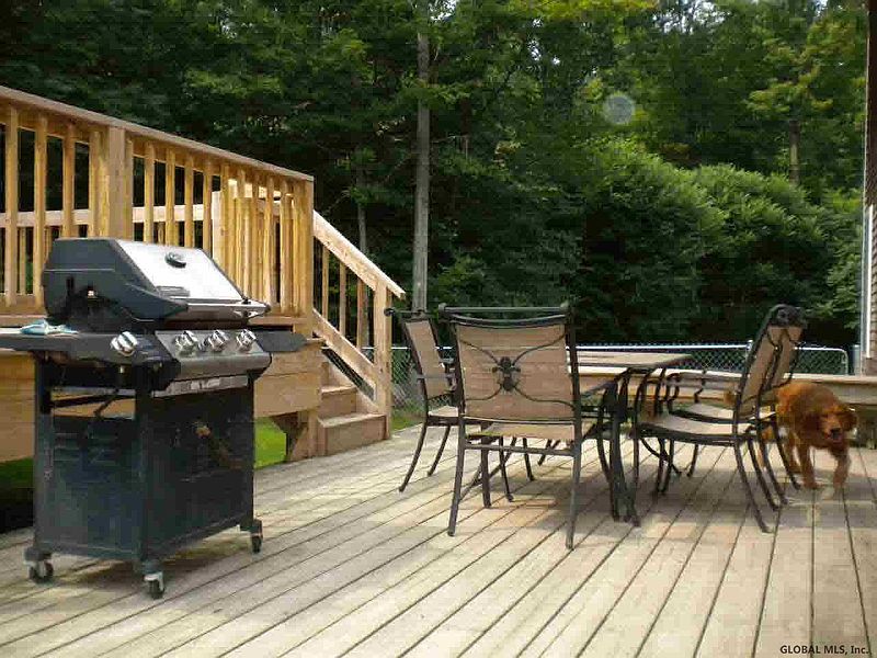 3rd image of 517 W Farm Woods Lane