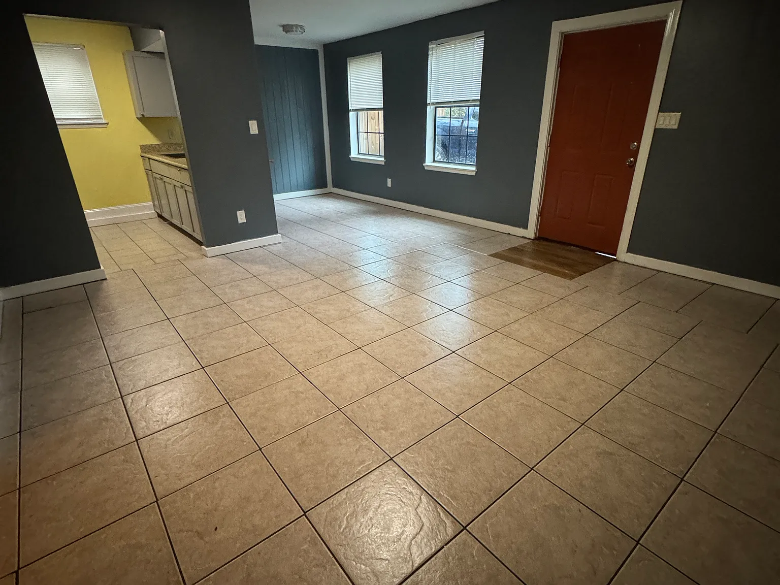 2 bed, 951 sqft, $1,200 — Photo 4
