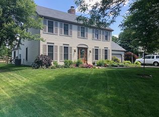 894 Sandalwood Rd E, Perrysburg, OH 43551