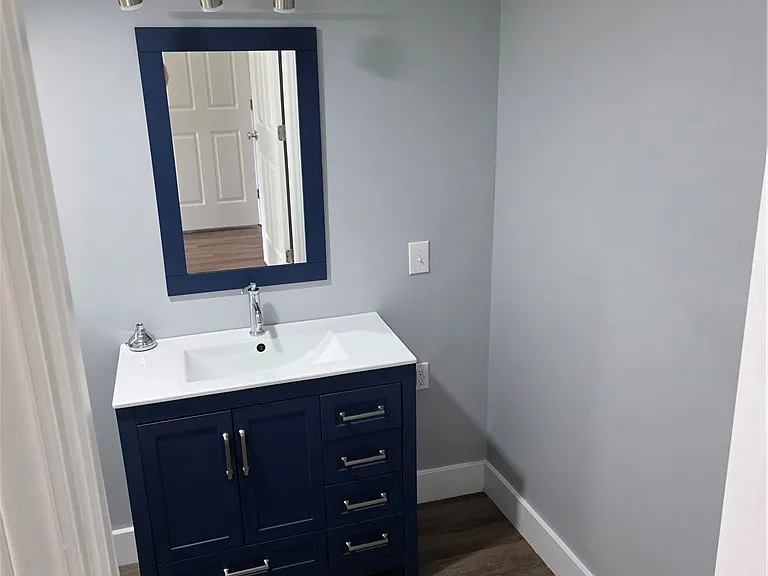 112 Simmons St — Photo 13