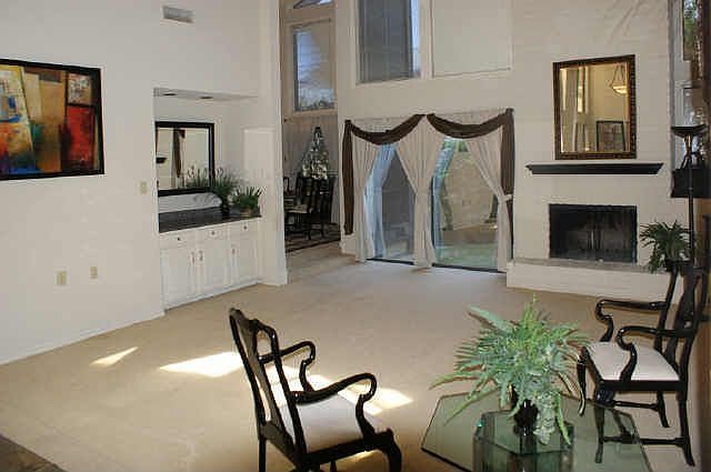 1st image of 114 Fox Glen Cir